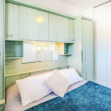 Apartment Les Pecheurs-7 By Interhome