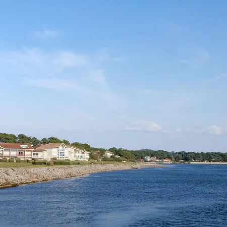 Apartment Les Pecheurs-7 By Interhome